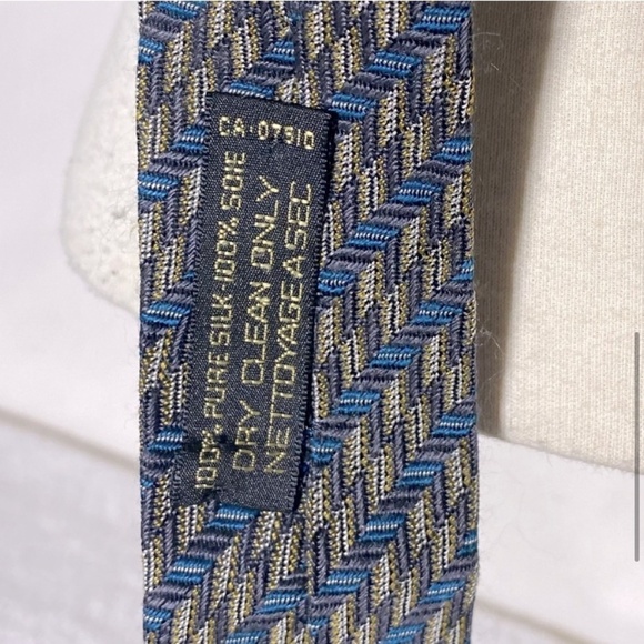 Vintage Giorgio Armani Silk Tie - Picture 7 of 8